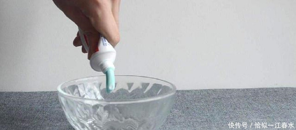 牙膏里添点“它”，敷脸一个月色斑消失不见，皮肤变得白皙又水润
