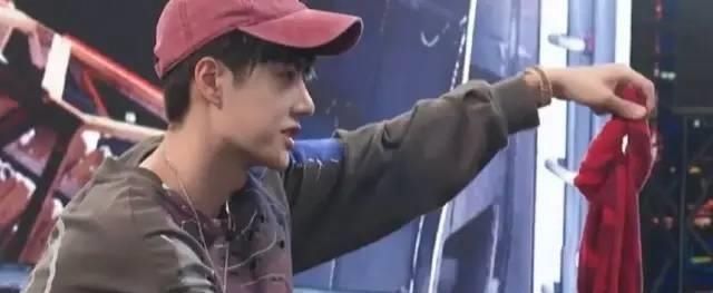 南韩真的迷上他了华流断层第一人,谁都摆脱不了王一博定律