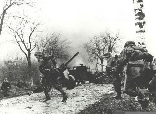 勉强|二战德军反戈一击，制空权美军勉强1打1，劣势的德军有多难打？