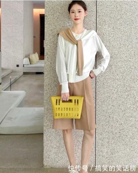 针织衫 韩系小姐姐的穿搭,清新脱俗超有少女感,每一套都很适合秋天!