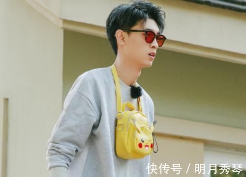 秦霄賢尹正爭搶徐藝洋,為獲美女芳心不惜兄弟決裂,網(wǎng)友:有那么好?