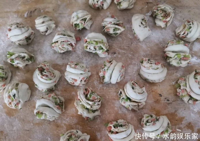 花卷还能这样吃!层次多营养多,一卷一切,外焦里软,比肉饼好吃