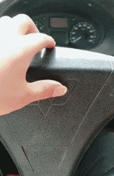 |搞笑GIF:太刺激了 有个这样的女朋友 身体真的受不了