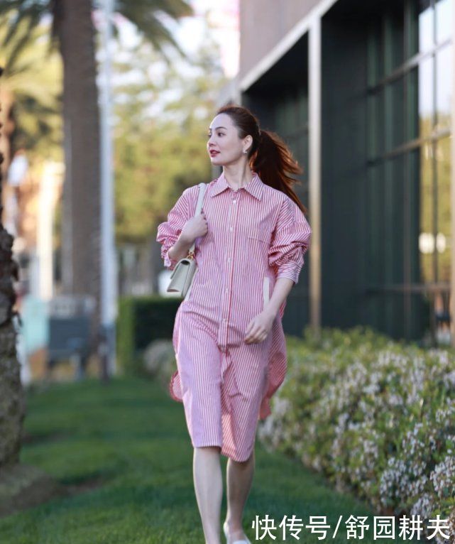 连衣裙过时了，今春流行“衬衫裙”，显瘦又不用想搭配，真时髦