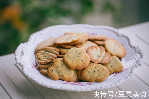 莉莉菲|黑芝麻鸡蛋薄脆饼干（无泡打，哄娃神器）