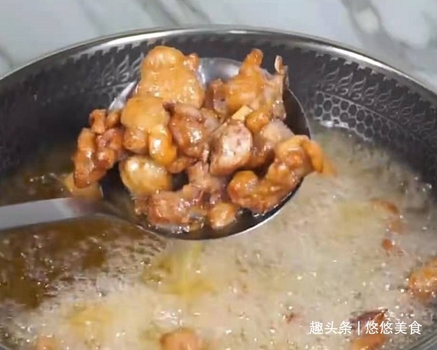 干锅辣子鸡，麻辣鲜香，外酥里嫩，好吃到让你沦陷！