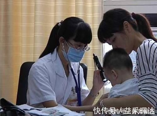 积食|劝告:1岁宝宝常喝“夜奶”,积食一个月今医院,宝妈别大意!