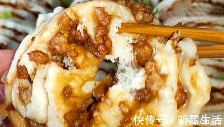 家常|入秋后我家常吃这种面食，咸香松软，营养好吃，我家2天做一锅