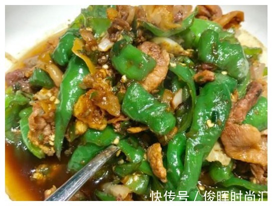 这道菜|辣椒炒肉怎样才能更入味?大厨教你多做一步,肉质鲜嫩,入味足