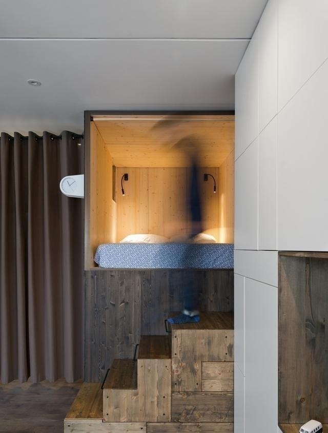 实用|90后男主坚持把卧室抬高至半空,35㎡家储物空间翻倍,太实用