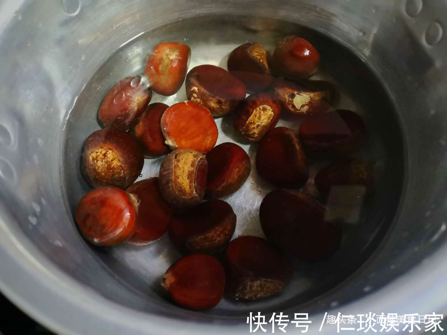 板栗黑米粥|这碗粥，女人喝了益气补血，孩子喝了强筋健骨，营养不比八宝粥差