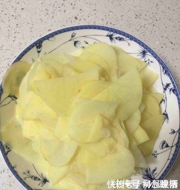 十三香|“天然泻药”终被找到,和土豆一起吃,隔天排便,常吃体重不过百