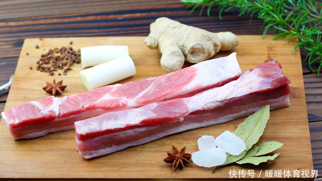 不用|这是红烧肉的最新做法,不用放糖,色泽红润,好吃不油腻!