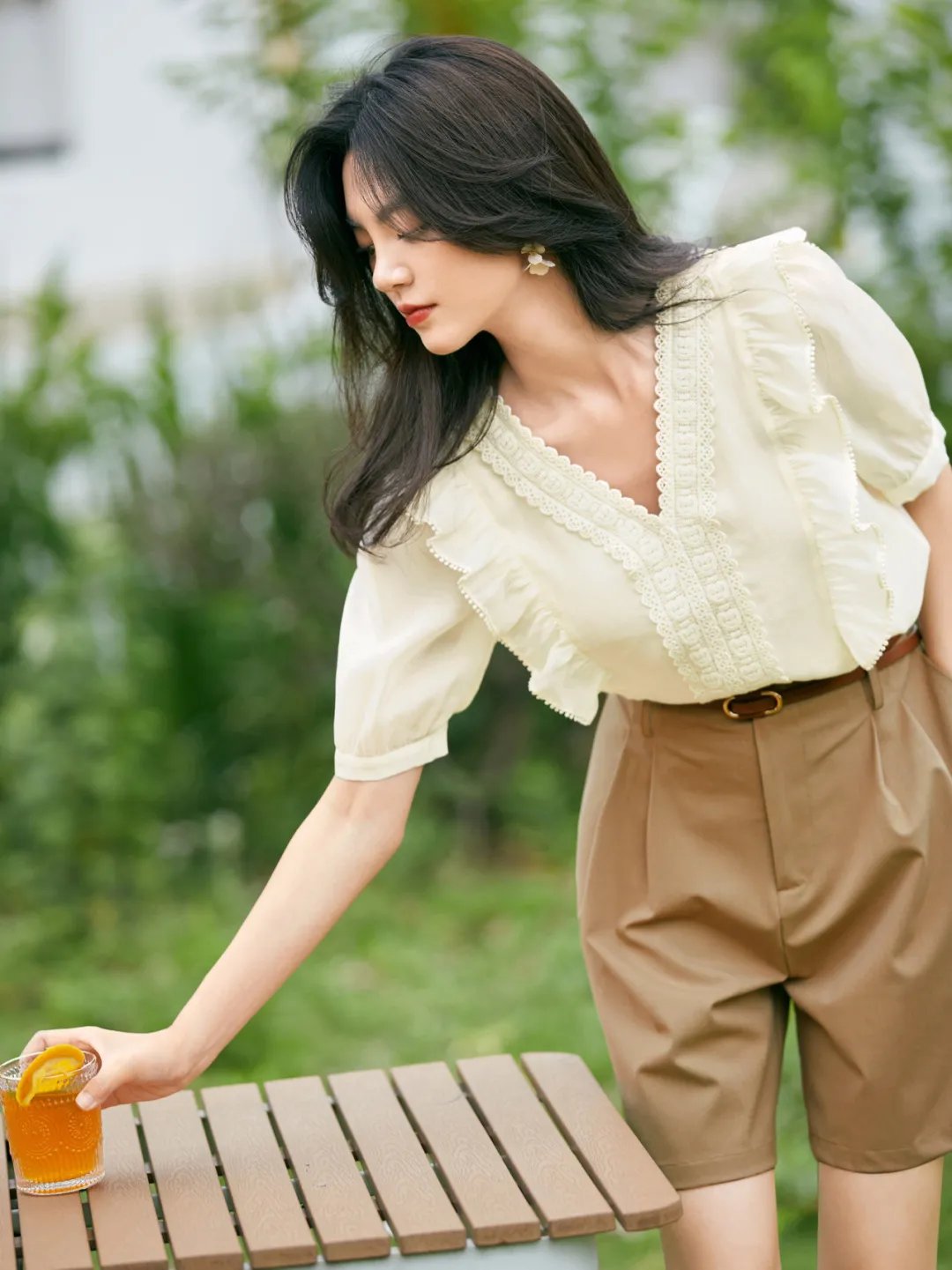 get|别再穿阔腿裤了！这3件短裤才是粗腿女孩的救星，显瘦显腿长