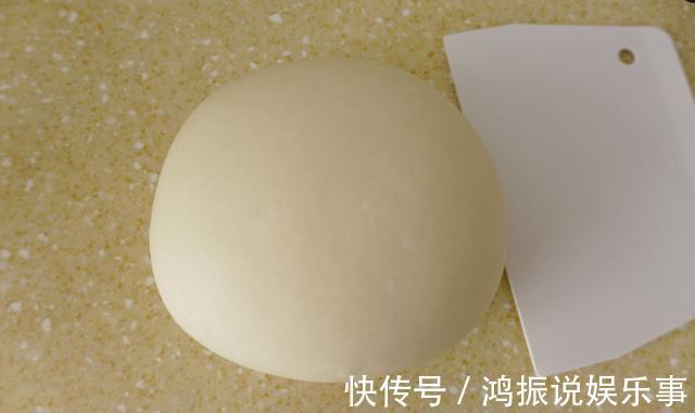 面团|做葱油饼时，只要掌握这1步，面饼柔软有筋道，凉了也不硬