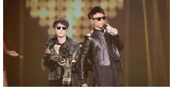 《我們的歌》第三季定檔,主持人曬“勤深深”,“精神小伙”合照