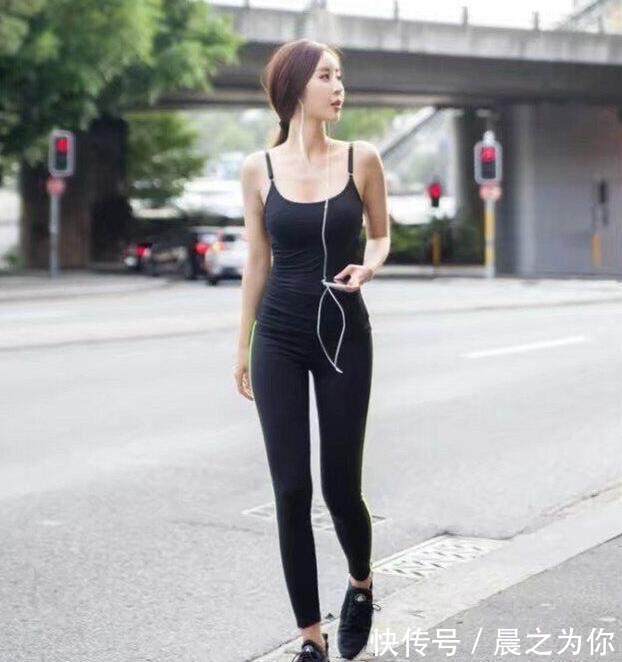 身型","m":"bd0431cfb0884dd1646e1980573d5420edec26e","nlabel":"stat_3208889651:zm.news.so.com:5b+r5LmQ5bCP5Yia5a2Q,pageType_zmt,glevel_3","ntag":"tfashion;sfashion_时尚;cfashion_S:5:2272:气质:紧身裤;cfashion_S:5:a38463:旗袍