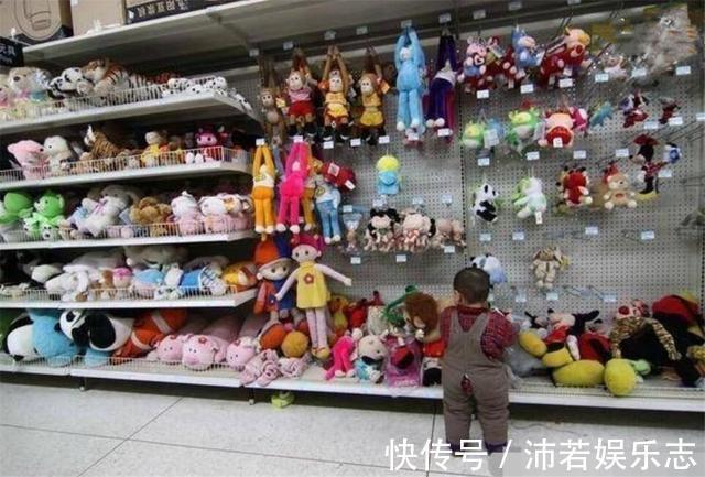 调皮|“我不吃了,你别打了!”孩子在超市跪地大哭失控的父母太可怕