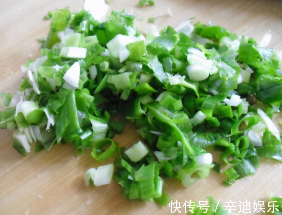 萝卜|炸萝卜丸子,老一辈人经常用的方法,丸子不吸油,酥脆鲜香软韧