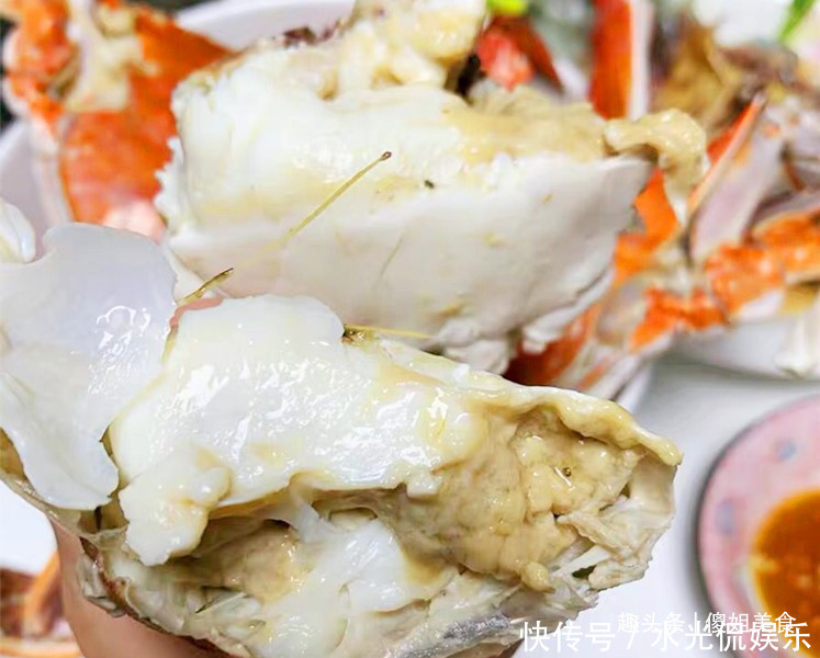 入味|蒸螃蟹时,直接上锅蒸就废了,多做这1步,蟹肉鲜香入味不流黄
