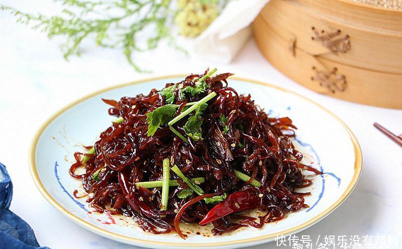 老北京酱咸菜丝,丝丝入味,夹空心小烧饼吃比肉还香