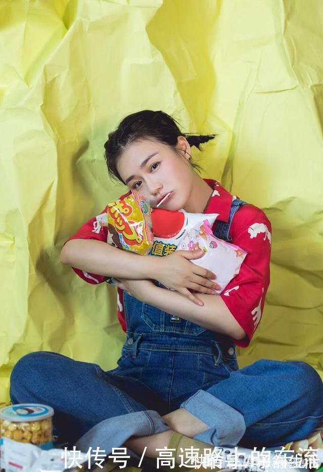 女生|女生再懒也别总披头散发,试试这4款流行发型,不仅减龄还显脸小