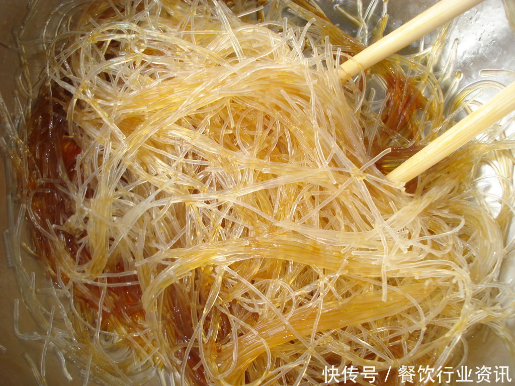 粉丝|蒜蓉粉丝蒸大虾,你没吃过的美味,各位小馋猫抓紧学着做