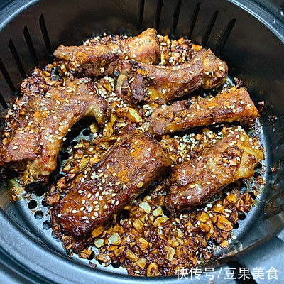 烤肉酱|简单易做的蒜香烤排骨（空气炸锅美食）