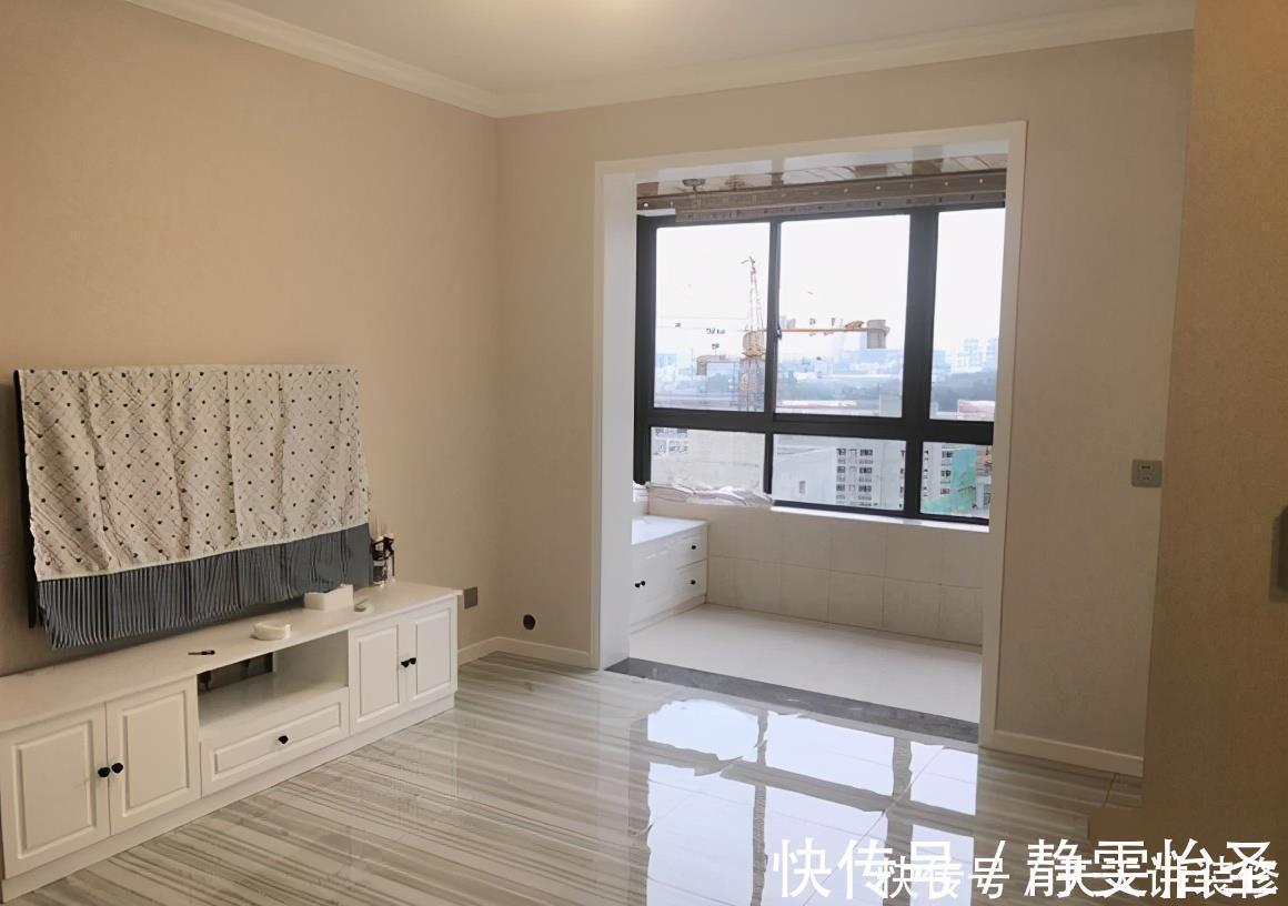 客餐厅|新房为省钱不做吊顶，没想到多打柜子却被亲戚点赞，忍不住晒晒