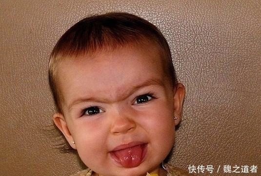 小宝宝|可怜的小宝宝吃柠檬,看得都酸爽,等我有娃我也要试试!