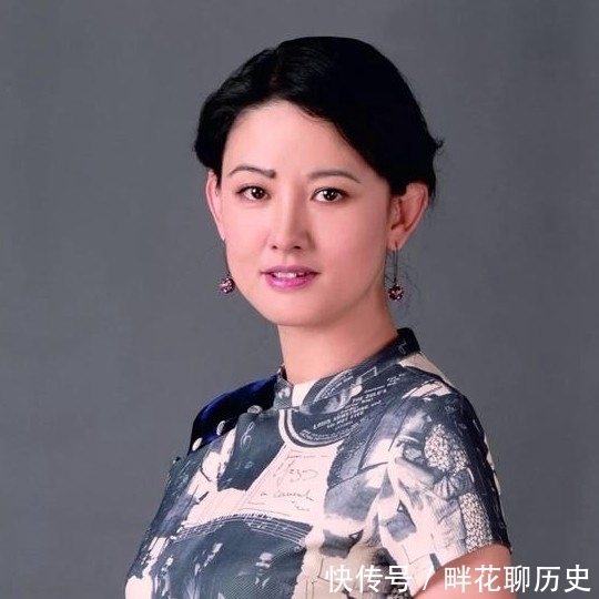 齐良末|齐白石孙女画虾，实力不容小觑，但留下的这4个字却让人不舒服