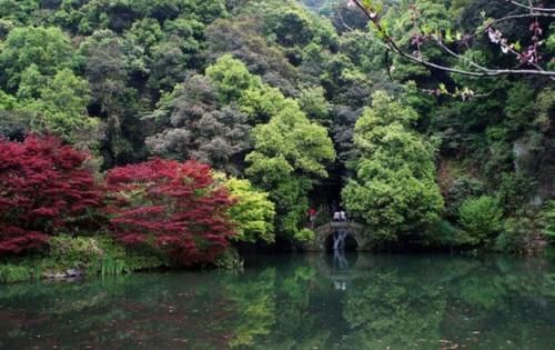 老年|位于西湖深处的景点，外地游客知道的不多，本地人有的知道