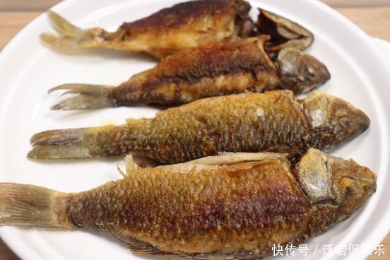 鲜嫩|无论煎什么鱼,牢记诀窍,保证鱼不破皮不粘锅,鲜嫩又入味