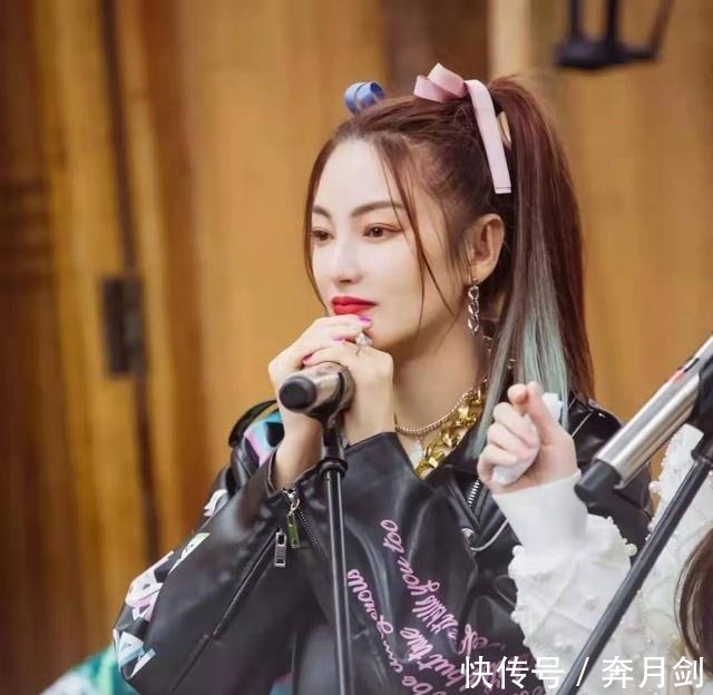 丁程鑫|《快乐大本营》新加入两位主持人,谢娜出局,吴昕位置惹争议