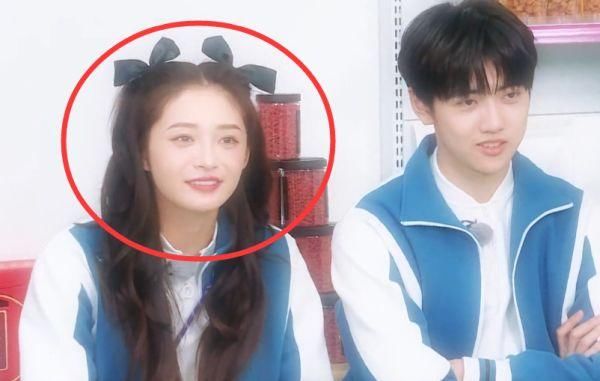 baby节目中甜美开嗓，周洁琼下意识反应，暴露小女孩的心思