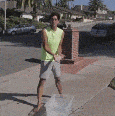 |搞笑GIF: 你可能永远不知道 长发女孩脸到底能有多大