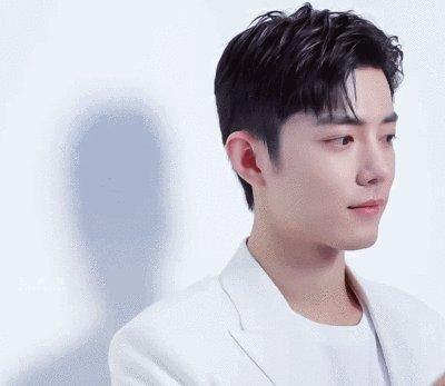 大帅哥|有种遗传叫专挑爸妈的优点长,网友:孩子是照着图纸生的吧