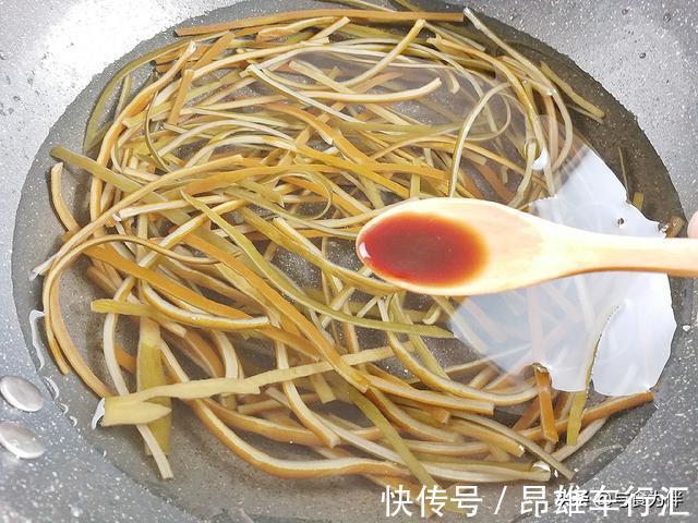 海带丝|凉拌海带丝时，记住用这“1料”，香软无海腥味，好吃解腻特鲜美