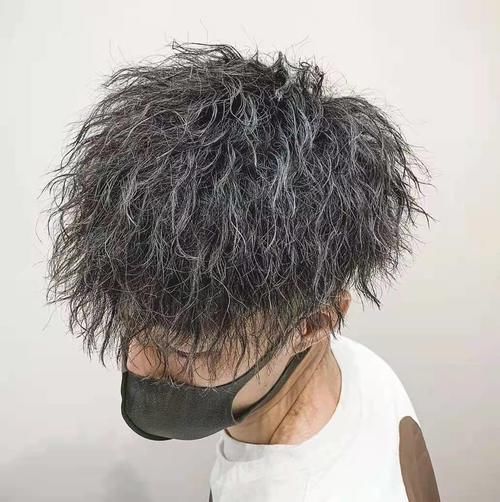 打理 2020流行男士发型,黑人烫钢丝球超火,“渣男”锡纸烫热度不减