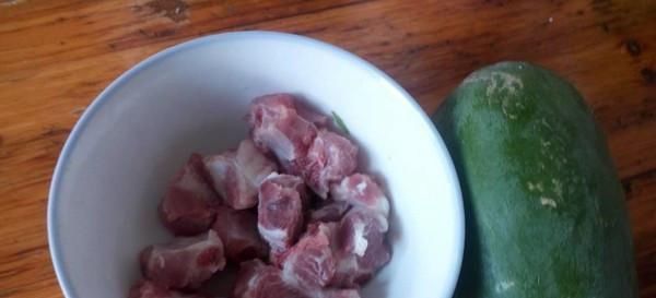 肋排|煮肉时,上面的“浮沫”是精华还是脏东西,需要撇去吗?