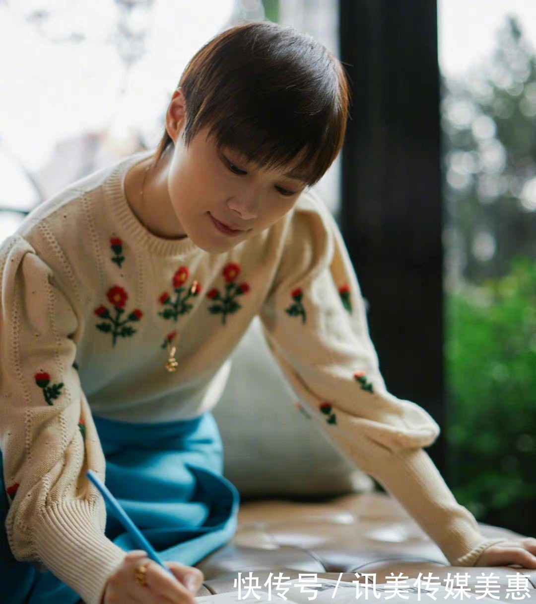 看看秀场邀请函,假装每天都在挑高定