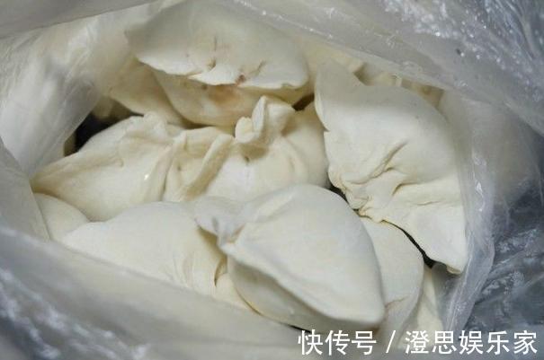 饺子放水煮来点新花样冰花煎饺,焦脆吃起来可香了