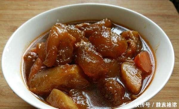 炖牛筋时，一直煮不烂锅里加点“它”，软烂入味，越吃越想吃