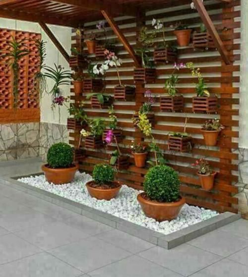 草坪|家有小院赶紧装扮打理起来,搭廊架铺草坪石子,瞬间感觉就出来了