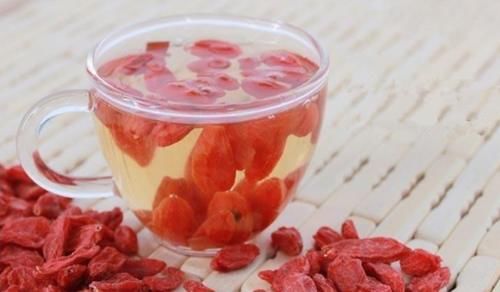 睡眠质量|睡前干吃5粒枸杞，坚持一段时间后，身体会有啥变化？不妨了解