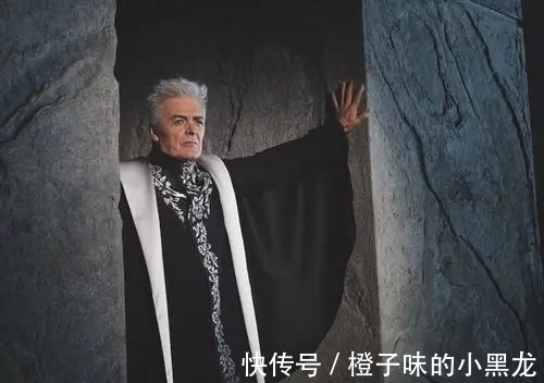 批判#19世纪到20世纪20年代，英法美俄批判现实主义文学与当时社会形态