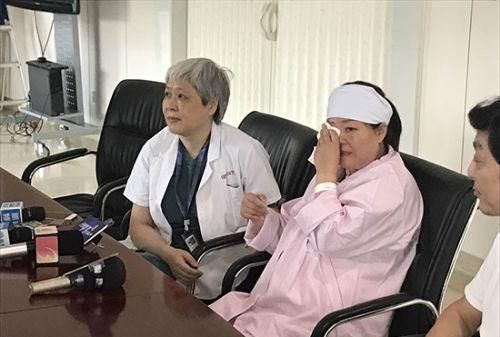 全家|45岁高龄妈妈生二胎,23岁儿子举手赞成,孩子出生之后全家沉默了