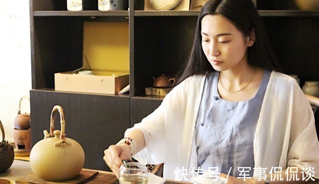 绿茶|女性秋季喝茶,选哪种茶好?秋天养生喝茶,要注意哪几点?