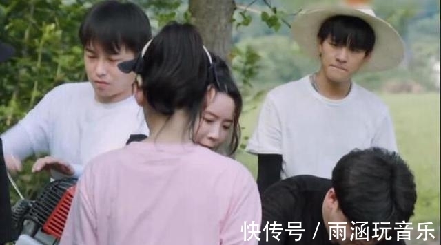 张艺兴|张子枫调侃张艺兴:下季还会常驻《向往》吗,张艺兴的回应显情商