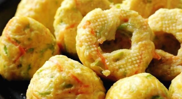 西葫芦|2根西葫芦,加1碗玉米面,隔天做3大锅,无水无油,好吃又饱腹